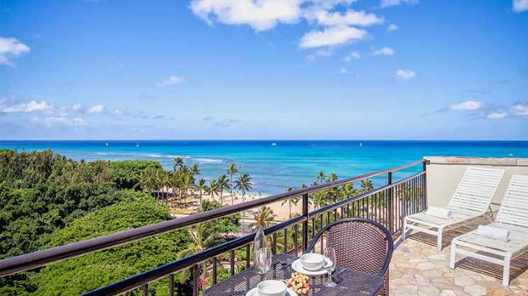  Sundeck Studio with Kitchenette